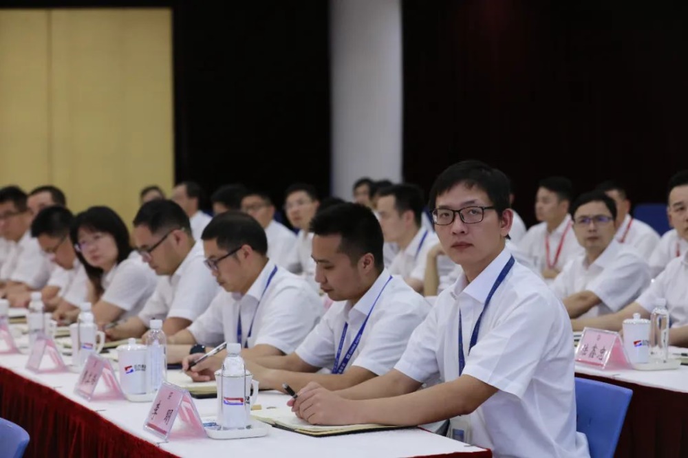 红龙poker官网-全新玩家福利打算,助你急剧融入扑克世界