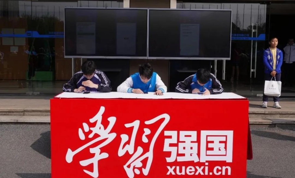 红龙poker官网-全新玩家福利打算,助你急剧融入扑克世界