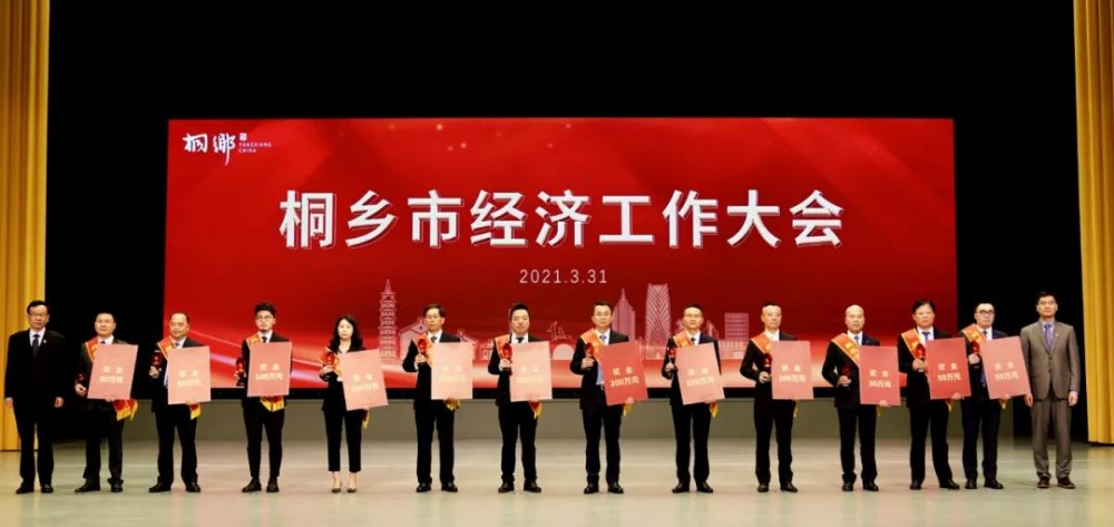 红龙poker官网-全新玩家福利打算,助你急剧融入扑克世界