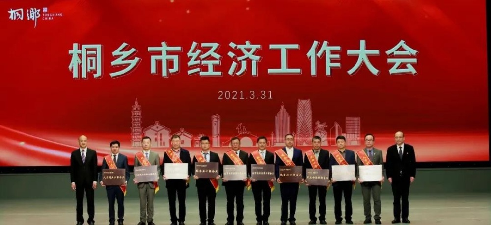 红龙poker官网-全新玩家福利打算,助你急剧融入扑克世界