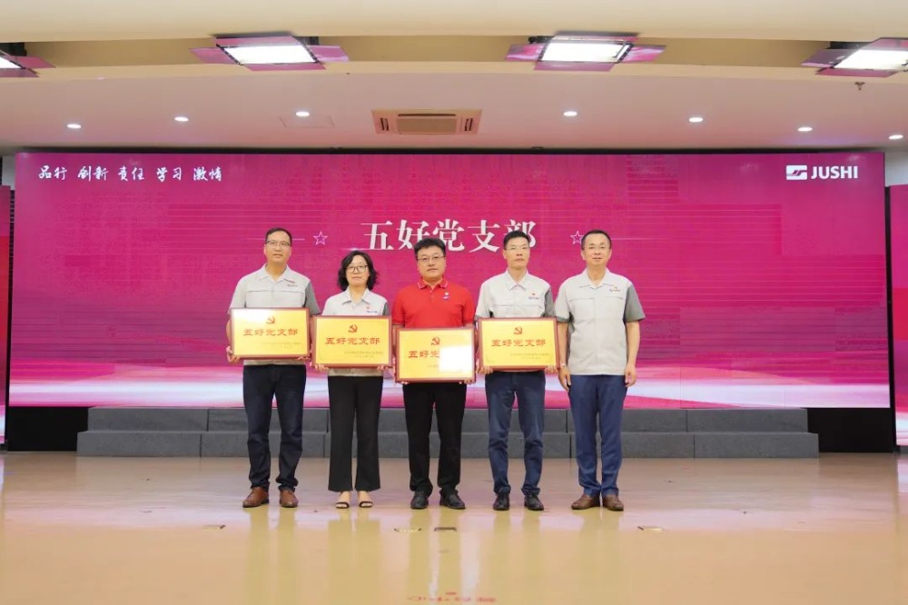 红龙poker官网-全新玩家福利打算,助你急剧融入扑克世界