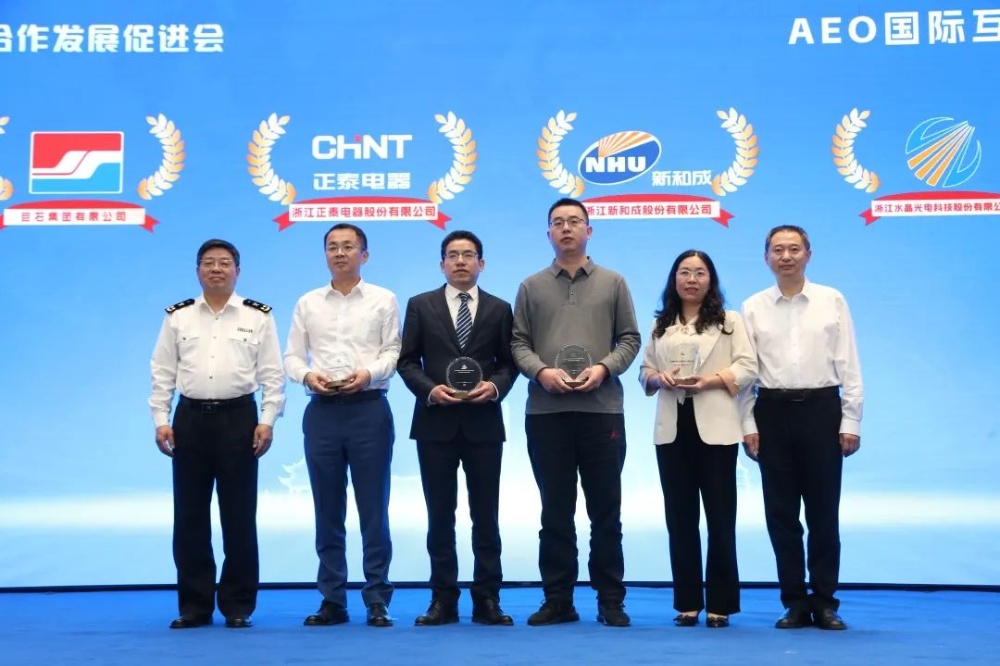 红龙poker官网-全新玩家福利打算,助你急剧融入扑克世界
