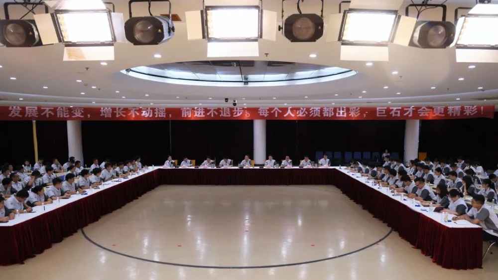 红龙poker官网-全新玩家福利打算,助你急剧融入扑克世界