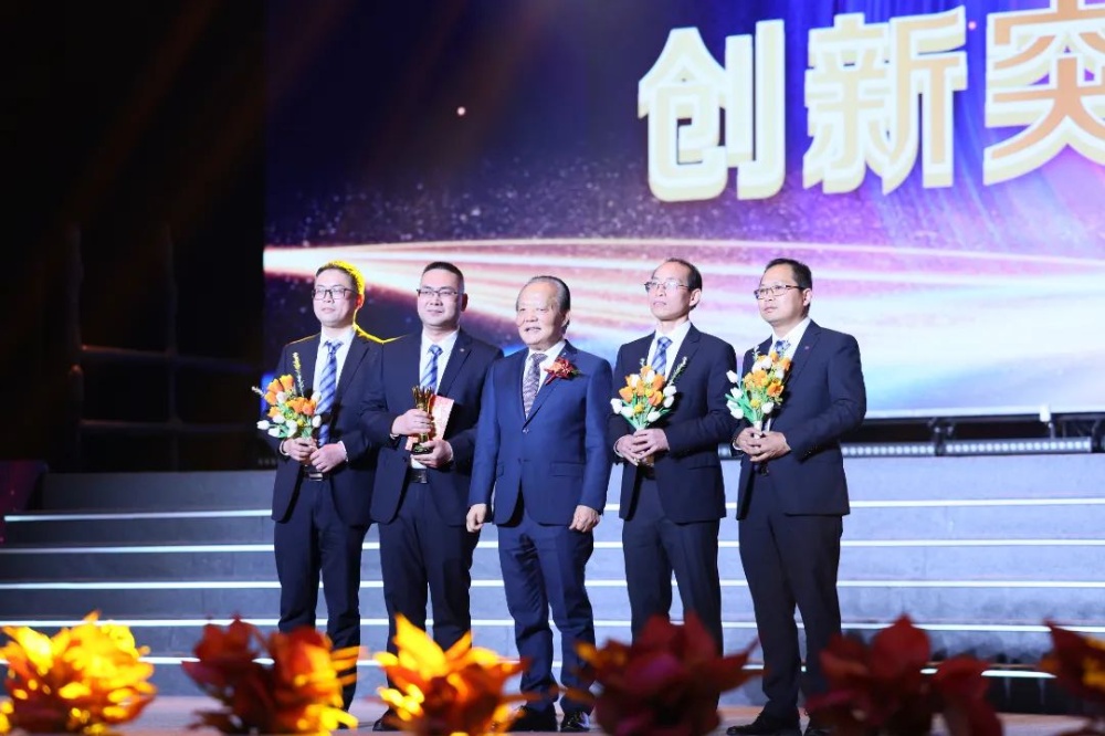 红龙poker官网-全新玩家福利打算,助你急剧融入扑克世界