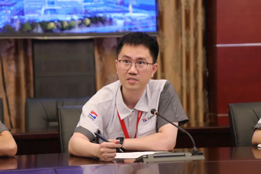 红龙poker官网-全新玩家福利打算,助你急剧融入扑克世界
