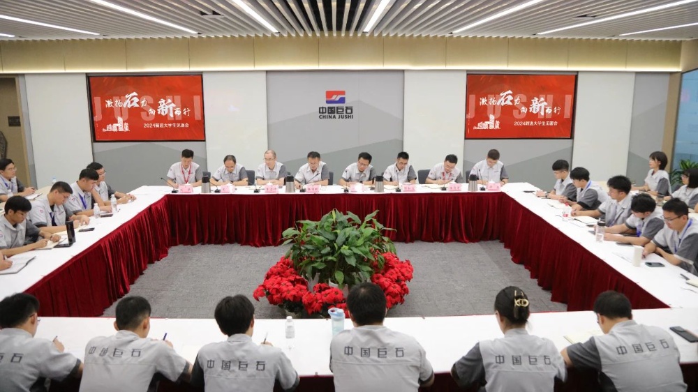 红龙poker官网-全新玩家福利打算,助你急剧融入扑克世界