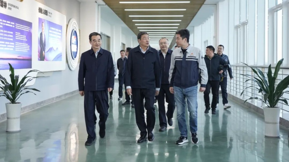 红龙poker官网-全新玩家福利打算,助你急剧融入扑克世界