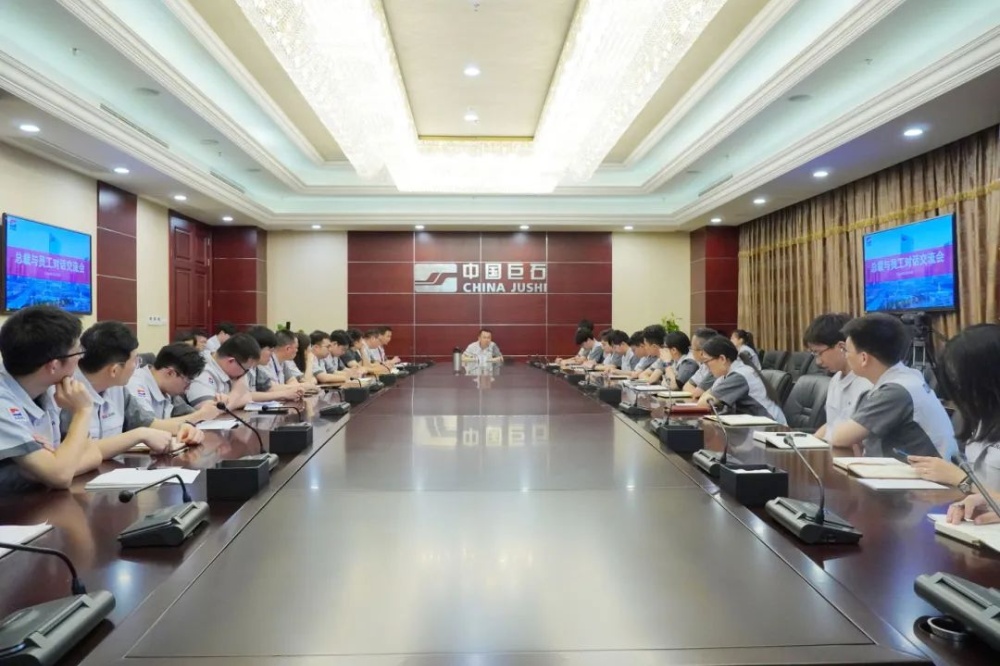 红龙poker官网-全新玩家福利打算,助你急剧融入扑克世界