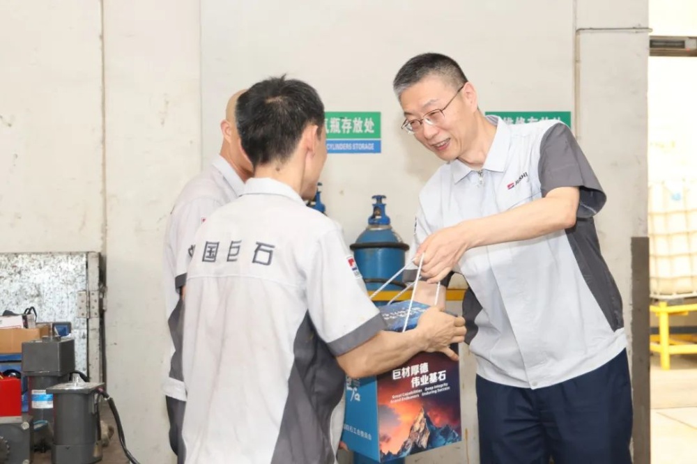 红龙poker官网-全新玩家福利打算,助你急剧融入扑克世界