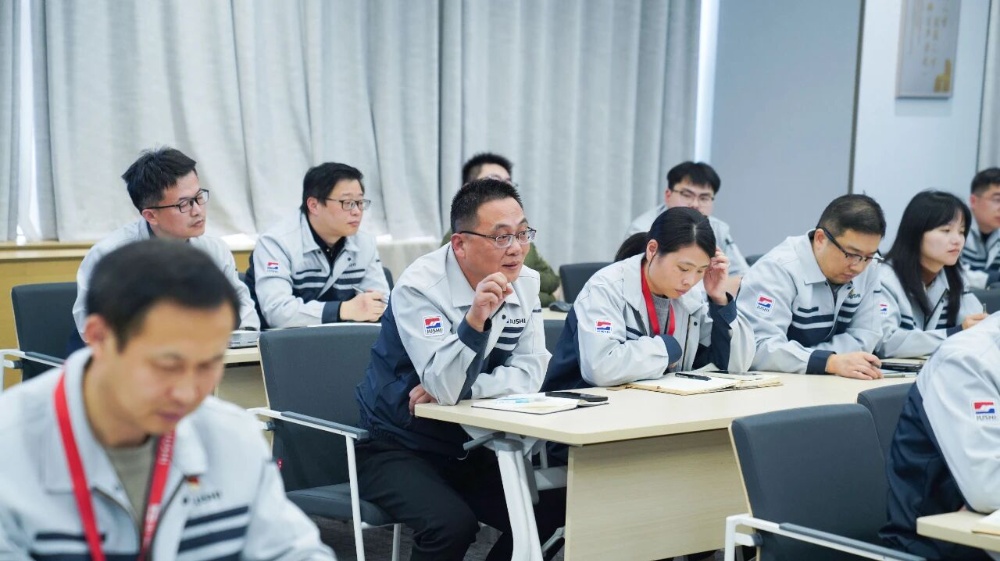 红龙poker官网-全新玩家福利打算,助你急剧融入扑克世界