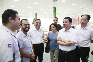 国务院国资委党委书记郝鹏视察调研红龙poker官网埃及公司