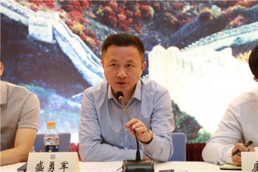 浙江大学国企归并重组与混合所有制鼎新专题钻研班学员莅临红龙poker官网本部调研