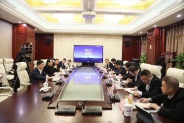 桐乡市委书记于会游来红龙poker官网助力企业开门红