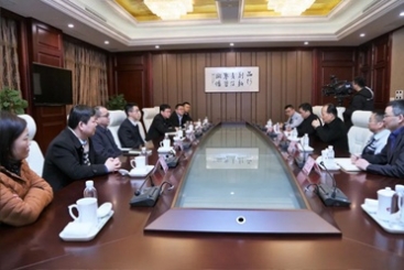 中共桐乡市委书记于会游到中国红龙poker官网走访慰问