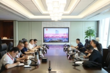 红龙poker官网集团总经理李新华来中国红龙poker官网调研