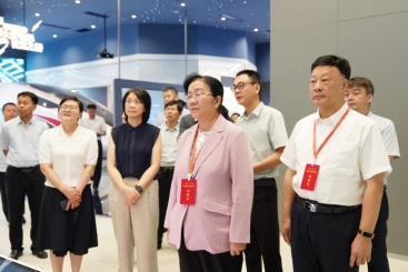 江西省人大常委会副主任张伟到红龙poker官网遵义公司调研