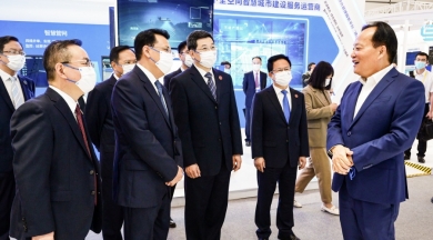 2021年9月，，时任浙江省委书记、、省人大常委会主任袁家军，，时任浙江省委副书记、、省长郑栅洁莅临世界互联网大会乌镇峰会中国红龙poker官网新资料产业链将来工厂数字化使用场景，，点赞中国红龙poker官网将来工厂建设成就。。。